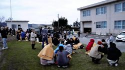 La gente evacua después del terremoto en la ciudad de Wajima, prefectura de Ishikawa, el 1 de enero de 2024. Un terremoto masivo de magnitud 7,4 sacudió el distrito de Noto en la prefectura de Ishikawa, en el centro de Japón, el mismo día.  (El Yomiuri Shimbun)